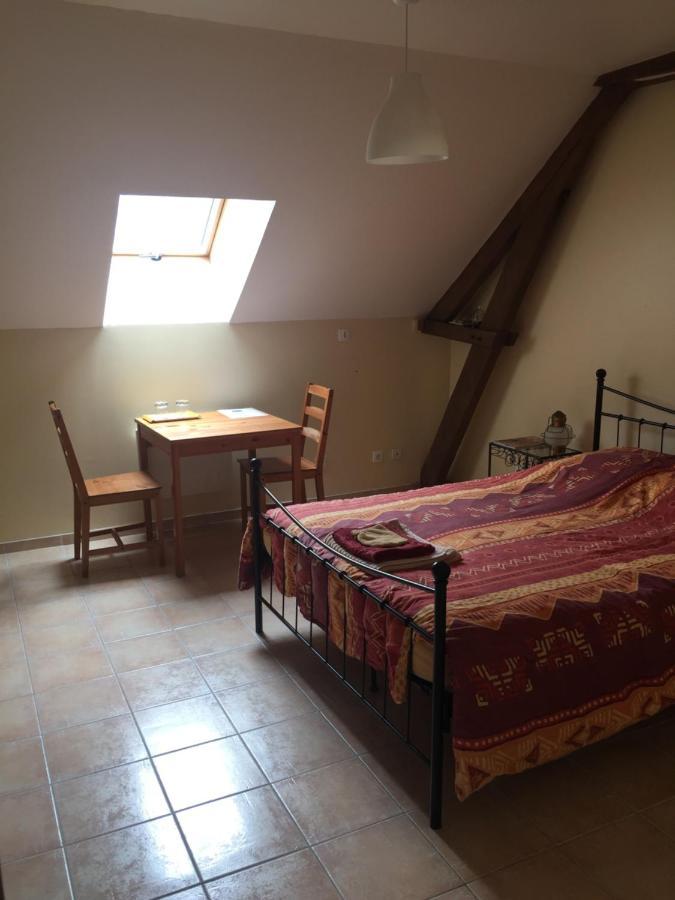Bed and Breakfast Haras de La Croix d'Argent Saint-Sauveur-de-Carrouges Exterior foto