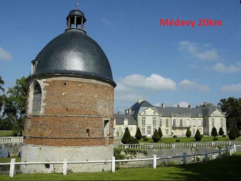 Bed and Breakfast Haras de La Croix d'Argent Saint-Sauveur-de-Carrouges Exterior foto